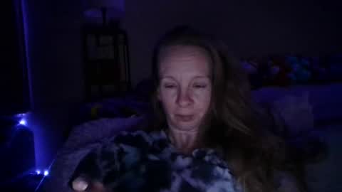 Mila online show from 04-17-26, 04:15