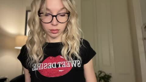 Mila online show from 03-22-26, 05:27