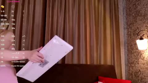 Snapshot of milemissyy chatting on 07-01-26, 09:11 Mia online show from 07-01-26, 09:11