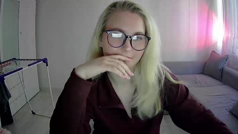 Milena new nonude shy blonde natural online show from 04-25-26, 01:41