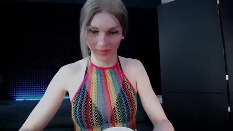 Snapshot of milena_hardy chatting on 09-19-25, 04:14 Milena Hardy online show from 09-19-25, 04:14