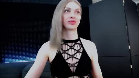 Snapshot of milena_hardy chatting on 09-20-25, 04:13 Milena Hardy online show from 09-20-25, 04:13