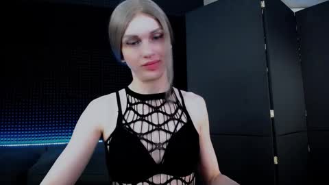 Snapshot of milena_hardy chatting on 10-02-25, 04:41 Milena Hardy online show from 10-02-25, 04:41