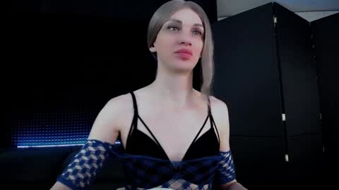 Snapshot of milena_hardy chatting on 10-03-25, 04:31 Milena Hardy online show from 10-03-25, 04:31
