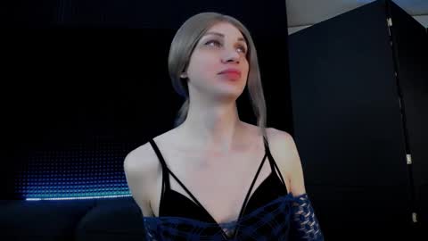Snapshot of milena_hardy chatting on 10-07-25, 04:20 Milena Hardy online show from 10-07-25, 04:20