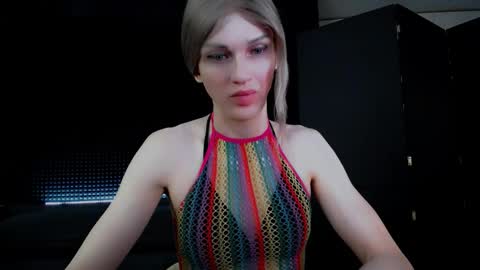 Snapshot of milena_hardy chatting on 10-15-25, 04:56 Milena Hardy online show from 10-15-25, 04:56