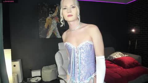 Milena online show from 04-30-26, 12:28