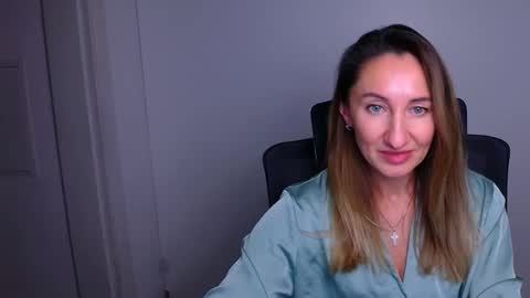 Snapshot of milena_sunny_ chatting on 12-17-25, 08:53 Milena online show from 12-17-25, 08:53