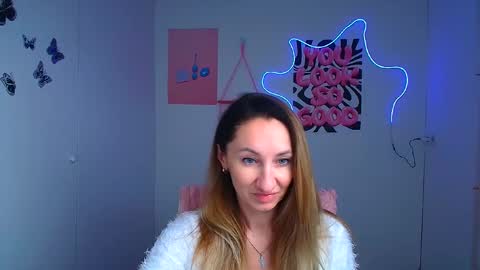 Snapshot of milena_sunny_ chatting on 02-17-26, 12:23 Milena online show from 02-17-26, 12:23