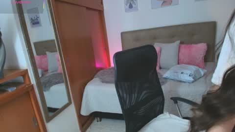 Miley online show from 04-09-26, 01:16