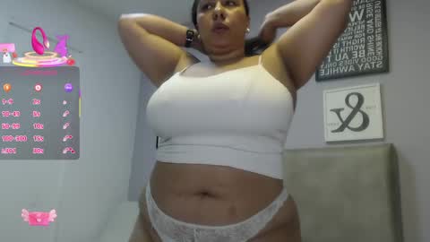 Snapshot of mileyhudson chatting on 05-19-26, 04:19 MileyHudson online show from 05-19-26, 04:19