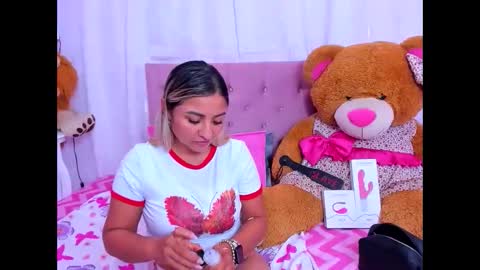 Antonella online show from 05-28-26, 06:05