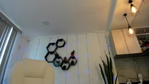 ASHLEY online show from 01-02-25, 01:19