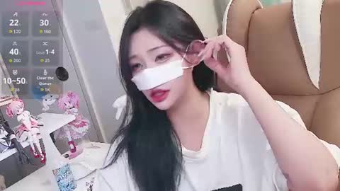 Snapshot of milksola chatting on 06-25-26, 01:26 milksola online show from 06-25-26, 01:26