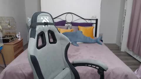 Milky online show from 03-10-25, 12:51