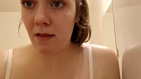 milkymomasquirtsalot online show from 05-06-26, 05:25