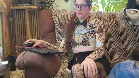 Peach Doll online show from 12-08-24, 08:15