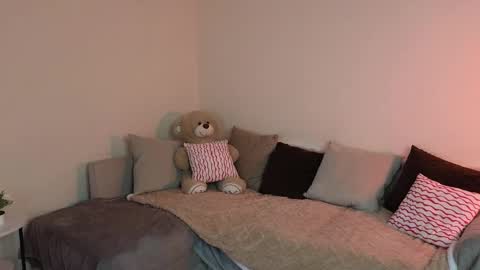 Ula online show from 04-04-26, 04:37