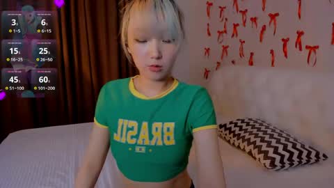 Snapshot of milla_waves chatting on 04-29-26, 05:30 Milla or just Mi online show from 04-29-26, 05:30