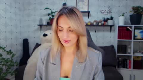 MillaXQueen online show from 02-11-26, 03:50