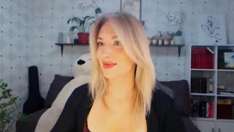 MillaXQueen online show from 05-22-26, 01:39