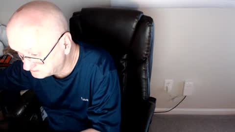 Snapshot of millenium0129 chatting on 06-14-26, 01:47 millenium0129 online show from 06-14-26, 01:47