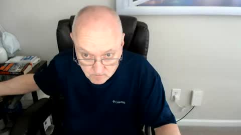 Snapshot of millenium0129 chatting on 07-01-26, 03:23 millenium0129 online show from 07-01-26, 03:23