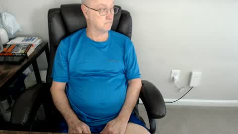 Snapshot of millenium0129 chatting on 07-02-26, 04:24 millenium0129 online show from 07-02-26, 04:24