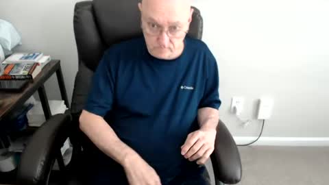 Snapshot of millenium0129 chatting on 07-06-26, 03:25 millenium0129 online show from 07-06-26, 03:25