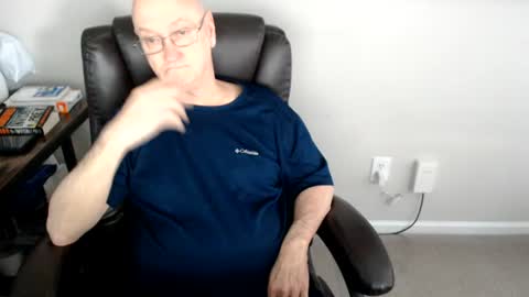 Snapshot of millenium0129 chatting on 07-09-26, 06:01 millenium0129 online show from 07-09-26, 06:01