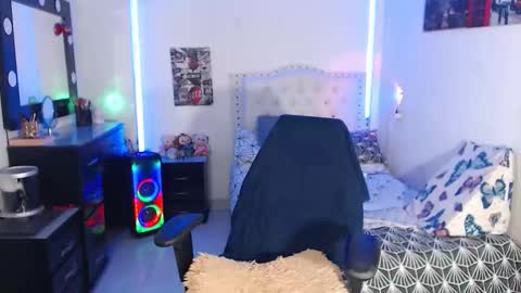 MILLER AND ROSE  online show from 04-10-26, 04:39