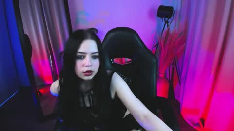 Snapshot of milleycyrus_ chatting on 03-28-26, 01:33 milleycyrus_ online show from 03-28-26, 01:33