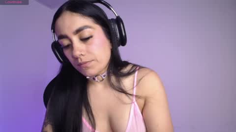 Snapshot of millie_bobby_ chatting on 05-09-26, 05:18 Millie Bobby online show from 05-09-26, 05:18