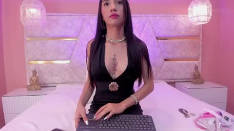 millie  online show from 05-20-26, 02:51