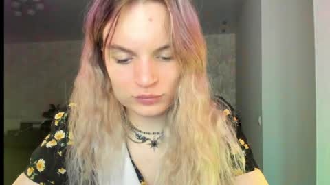 mili-kira online show from 05-16-26, 08:18