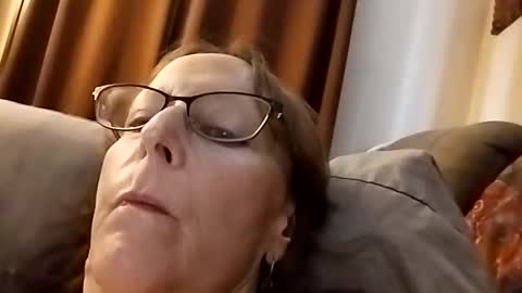 miloanj online show from 04-05-26, 07:33