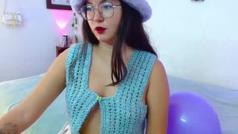Snapshot of mily_baker chatting on 05-12-26, 06:16 mily_baker online show from 05-12-26, 06:16