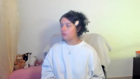 Snapshot of mimi_sa chatting on 05-20-26, 02:18 Mimii online show from 05-20-26, 02:18