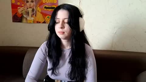 Mindy online show from 04-17-26, 05:21