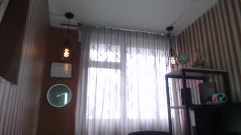 Snapshot of mini_rouse chatting on 06-18-26, 05:39 Mini Rouse online show from 06-18-26, 05:39