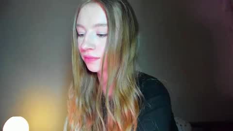 Amelia online show from 04-13-26, 09:42