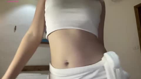 Snapshot of minnie_joy_ chatting on 04-19-26, 12:59 Joy online show from 04-19-26, 12:59