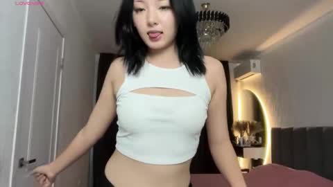 Snapshot of minnie_joy_ chatting on 04-22-26, 01:01 Joy online show from 04-22-26, 01:01