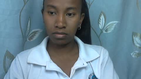 minouch211907 online show from 07-04-26, 07:14