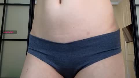 Snapshot of miolia chatting on 06-28-26, 09:37 lia online show from 06-28-26, 09:37