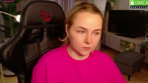 Mira online show from 05-17-26, 01:03