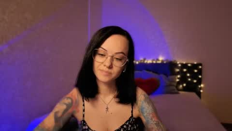 Snapshot of miraskyy chatting on 06-11-26, 04:38 MiraSkyy online show from 06-11-26, 04:38