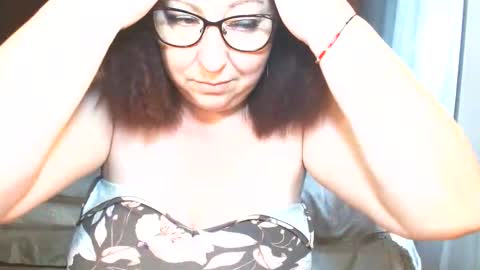 Snapshot of mishakiss34 chatting on 06-10-26, 08:24 Misha online show from 06-10-26, 08:24