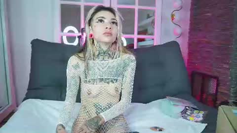 Snapshot of miss___angel chatting on 06-13-26, 11:08 miss___angel online show from 06-13-26, 11:08