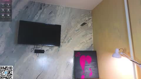 Snapshot of miss_bubbles chatting on 10-13-25, 12:32 Sandy online show from 10-13-25, 12:32